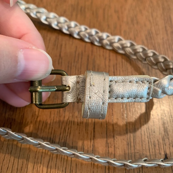 Thin Belts 👗 - Picture 7 of 8